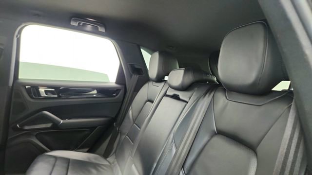 Used 2019 Porsche Cayenne image 29