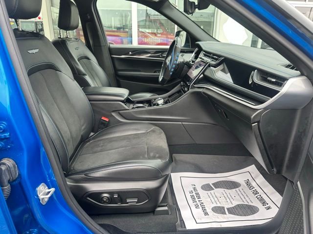 Used 2022 Jeep Grand Cherokee Trailhawk w/ Luxury Tech Group III image 11