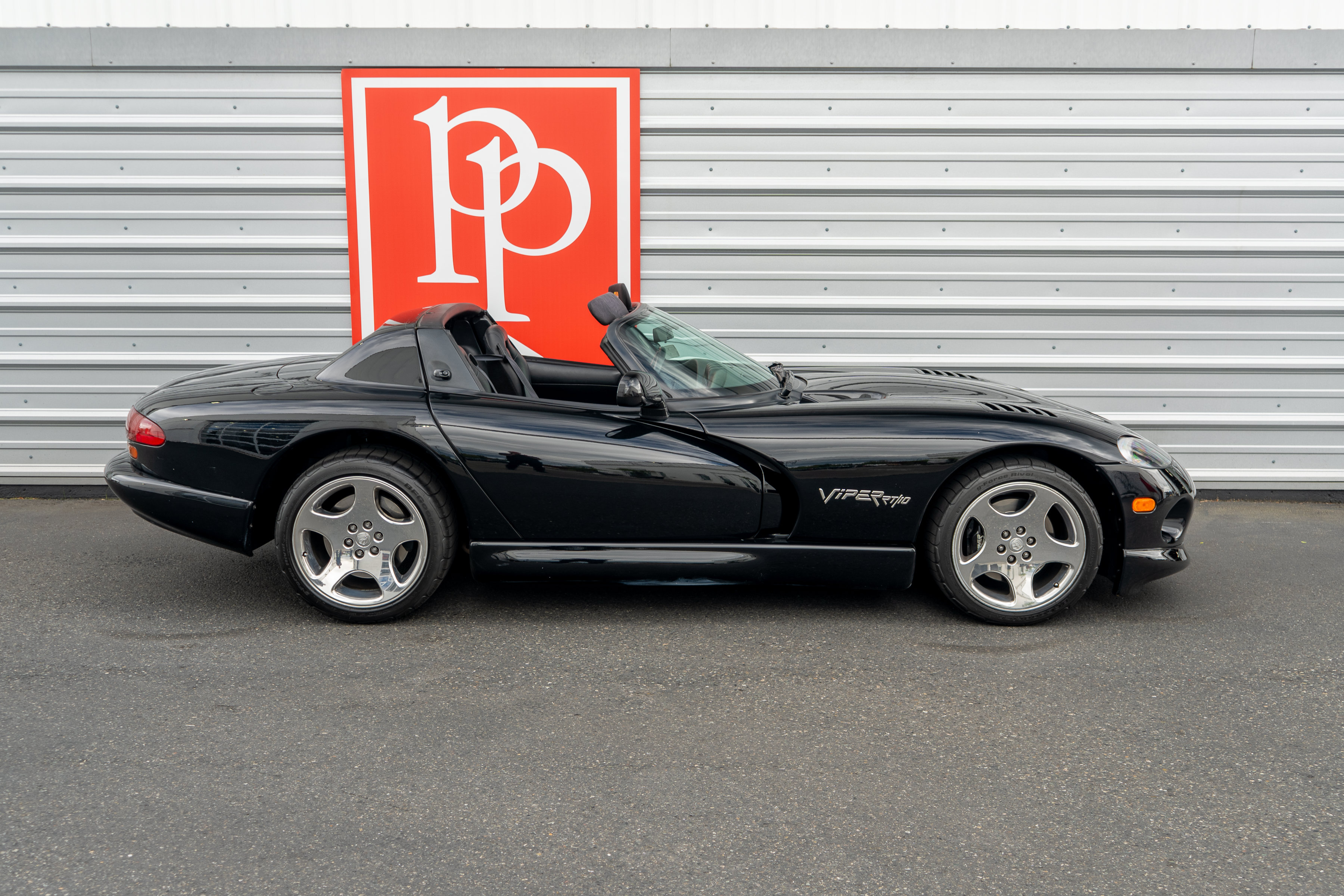 Used 2000 Dodge Viper RT/10 RWD image 32