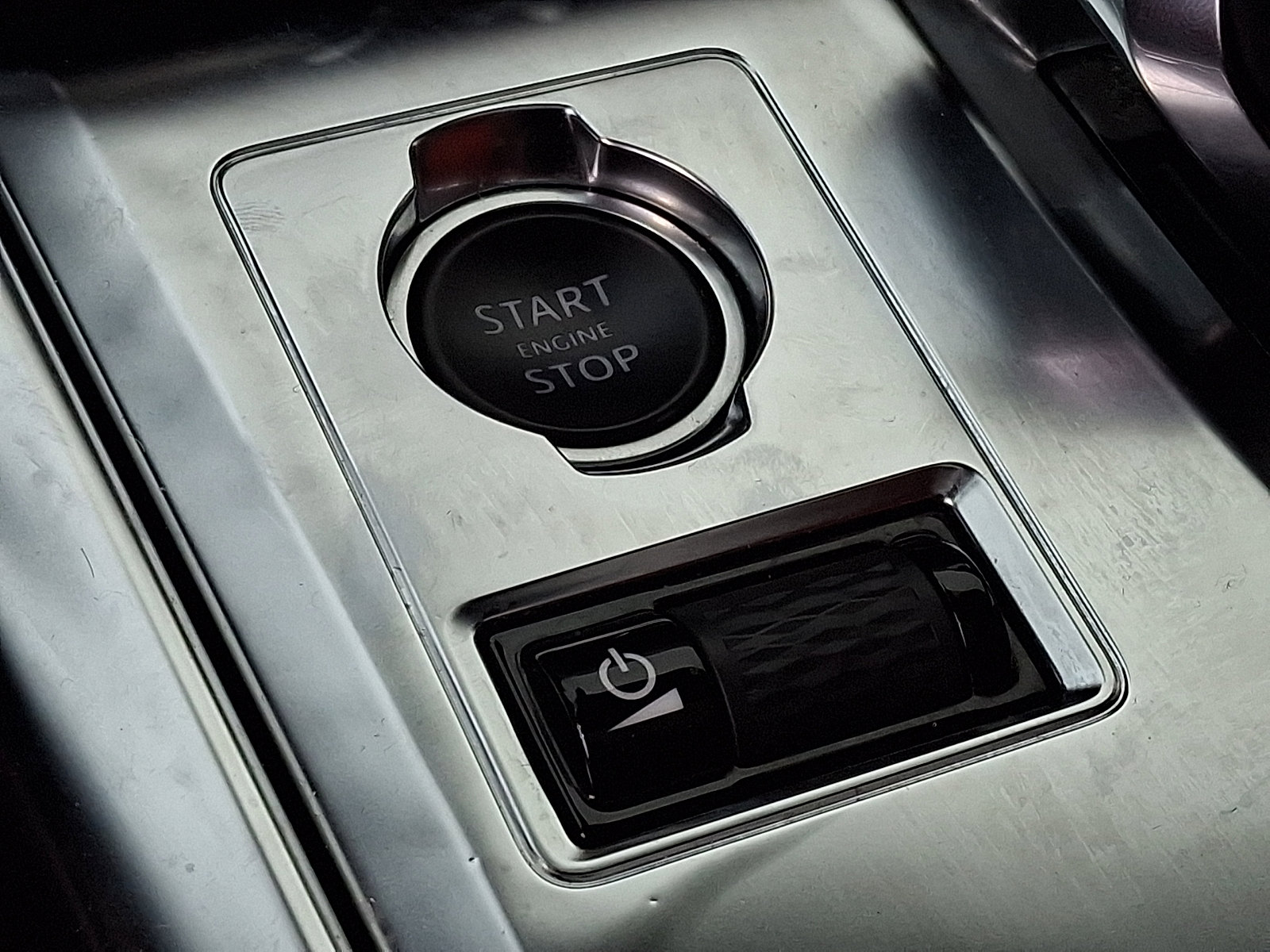 Used 2022 Jaguar XF R-Dynamic SE image 25