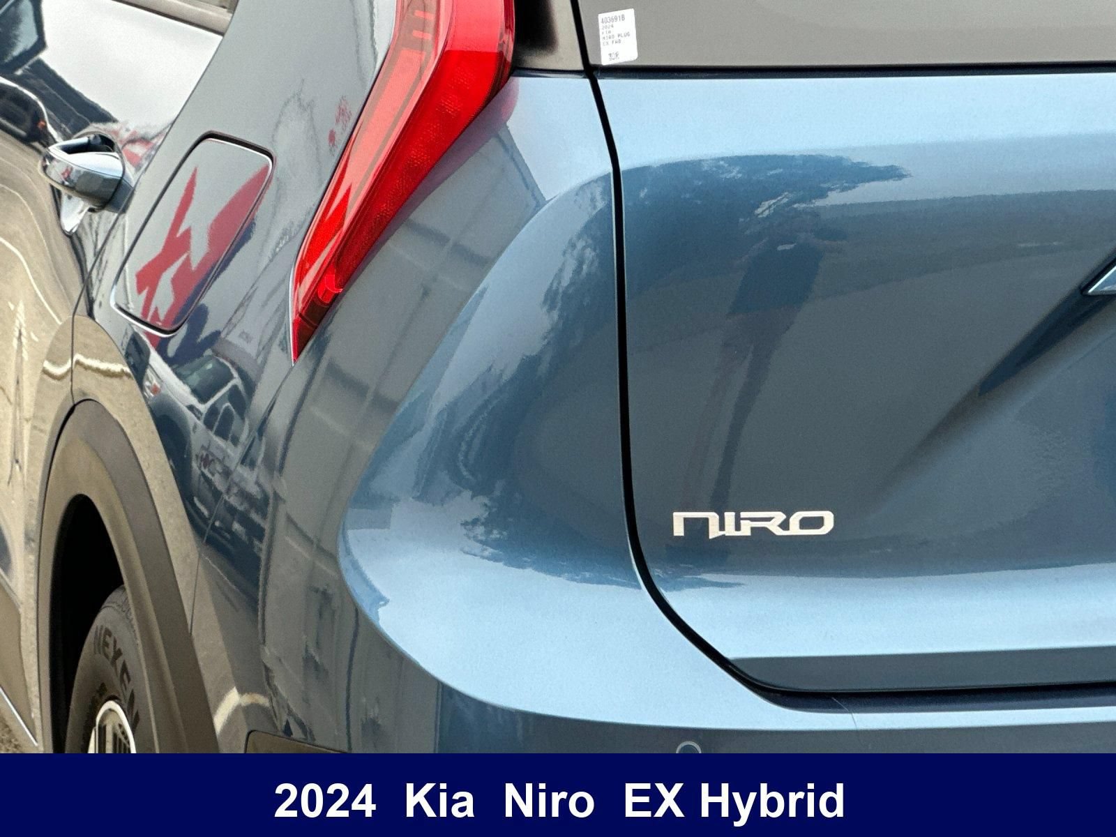 Used 2024 Kia Niro EX FWD image 35