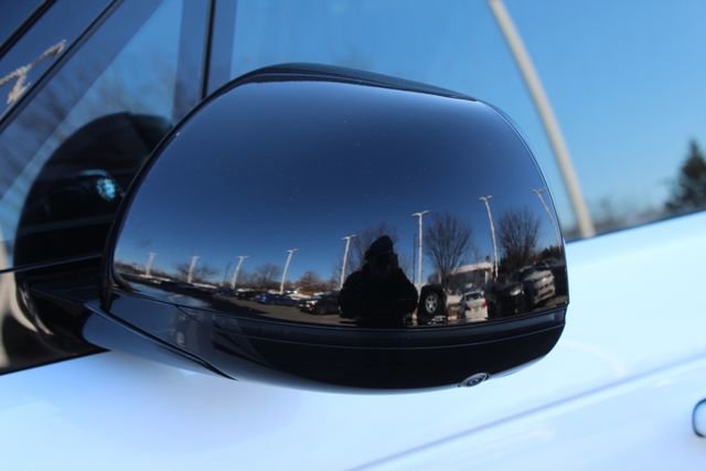 Used 2024 Land Rover Range Rover SE image 12