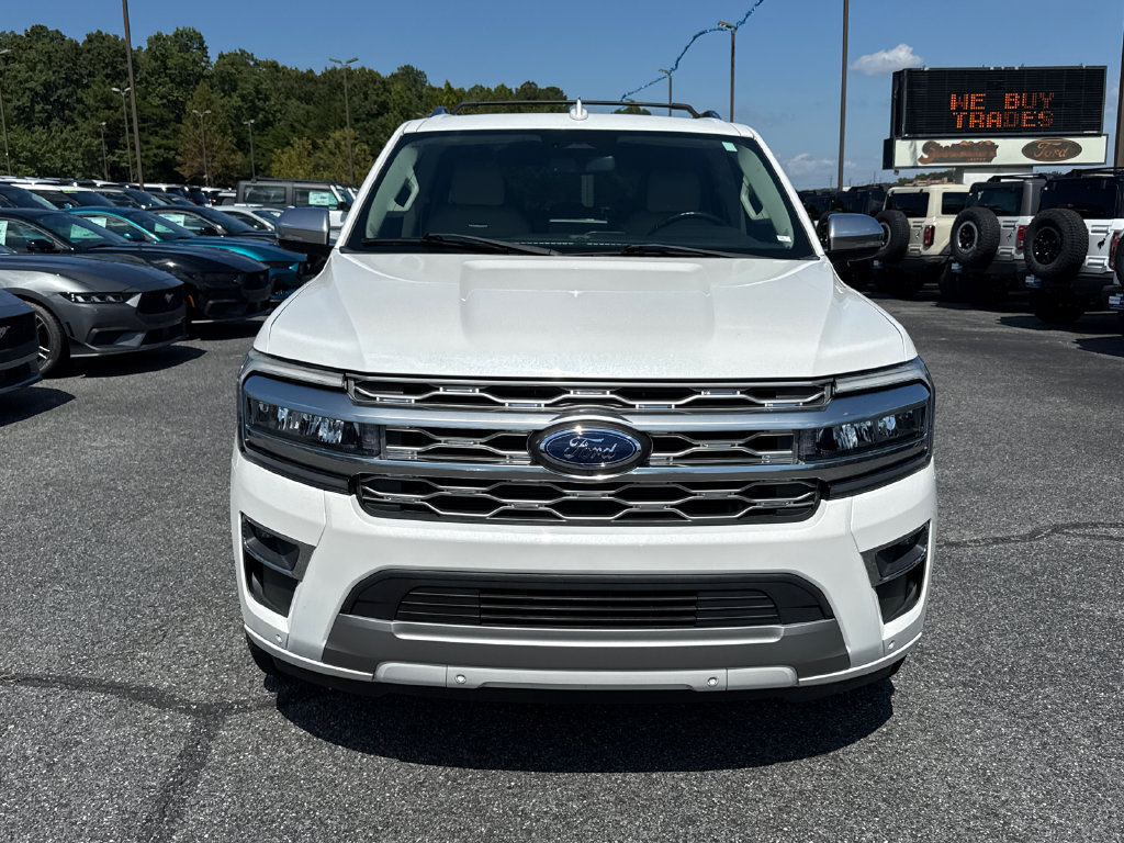 Used 2023 Ford Expedition Platinum RWD image 2