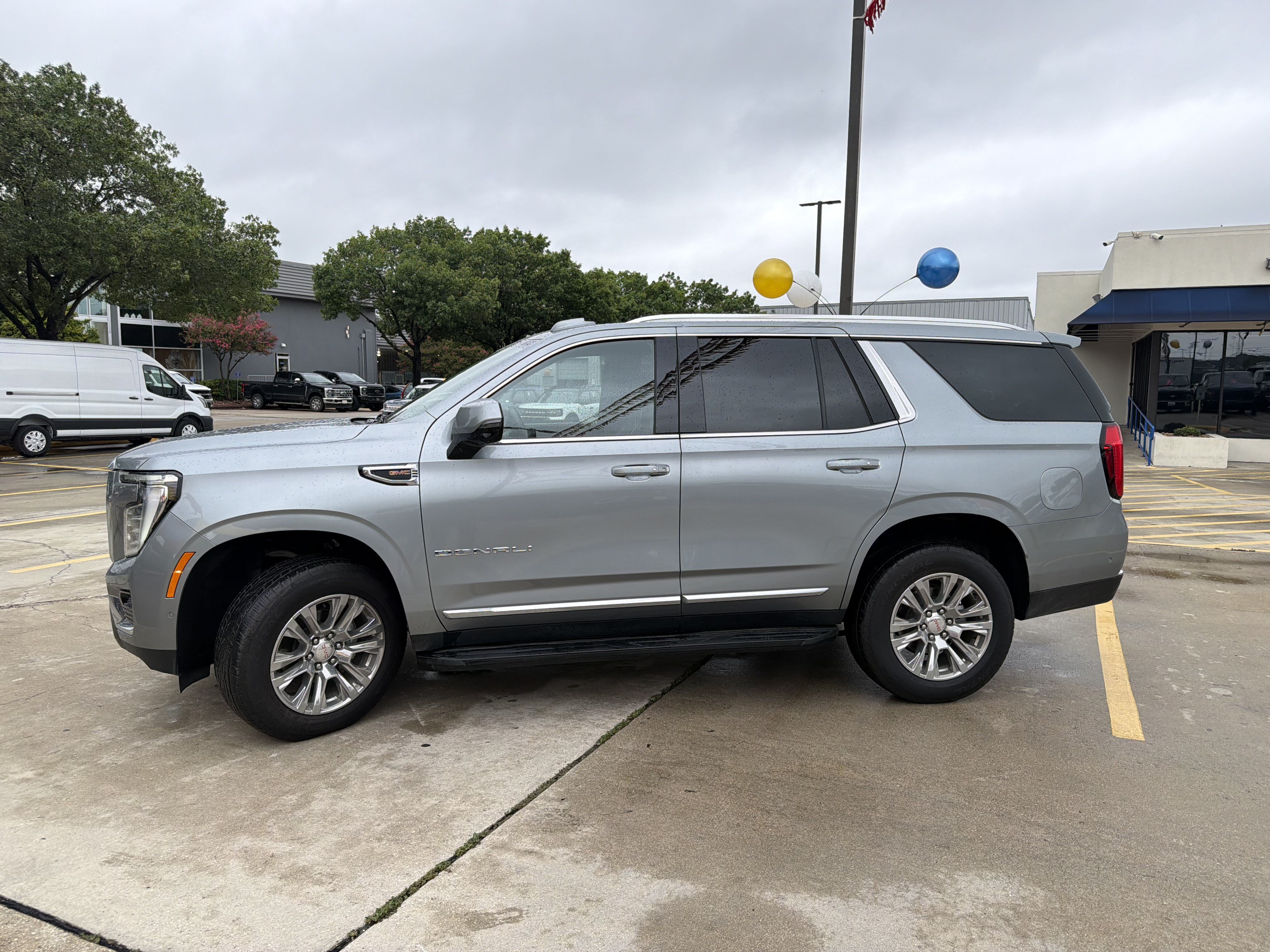 Used 2025 GMC Yukon Denali AWD/4WD image 14