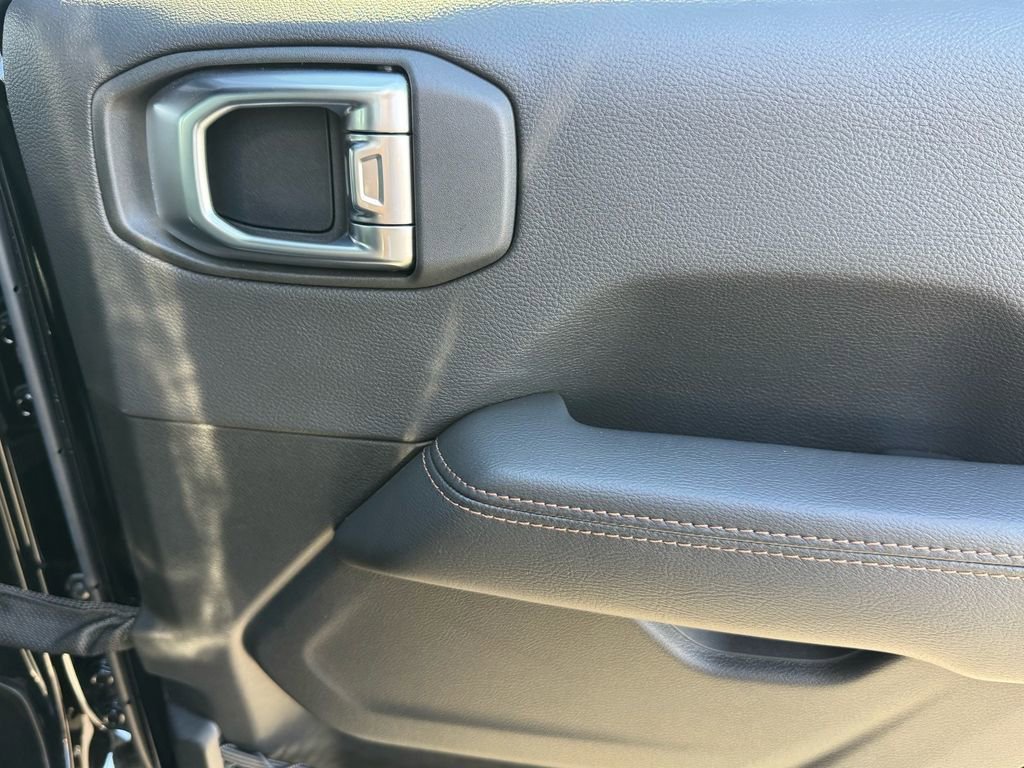 Used 2023 Jeep Wrangler Unlimited Rubicon 392 image 20