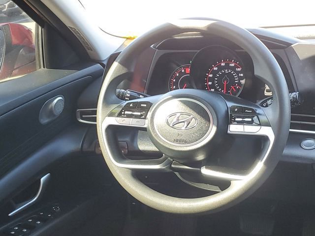 Used 2023 Hyundai Elantra SEL w/ Preferred Accessory Package image 25