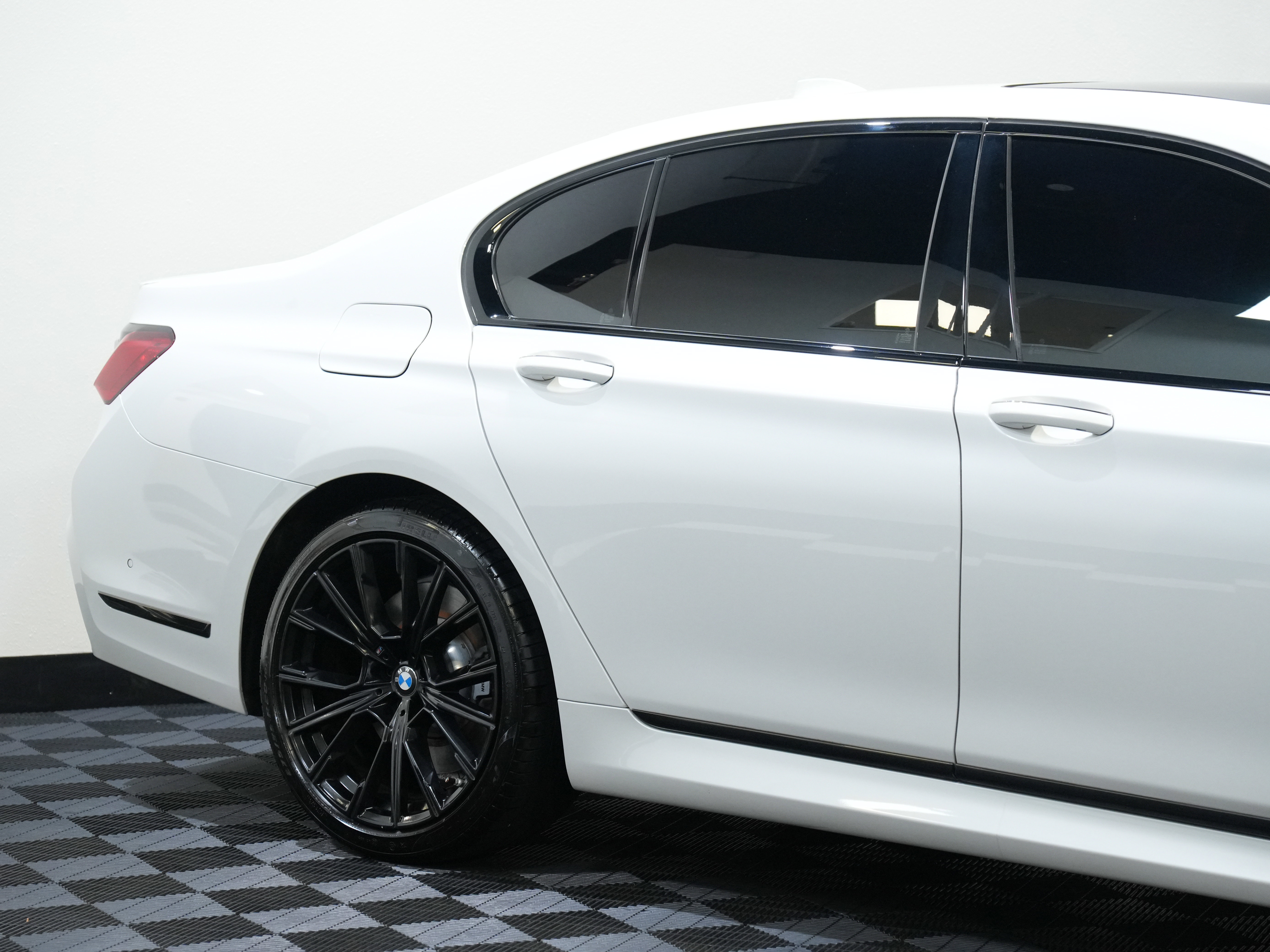 Used 2020 BMW 750i xDrive image 14