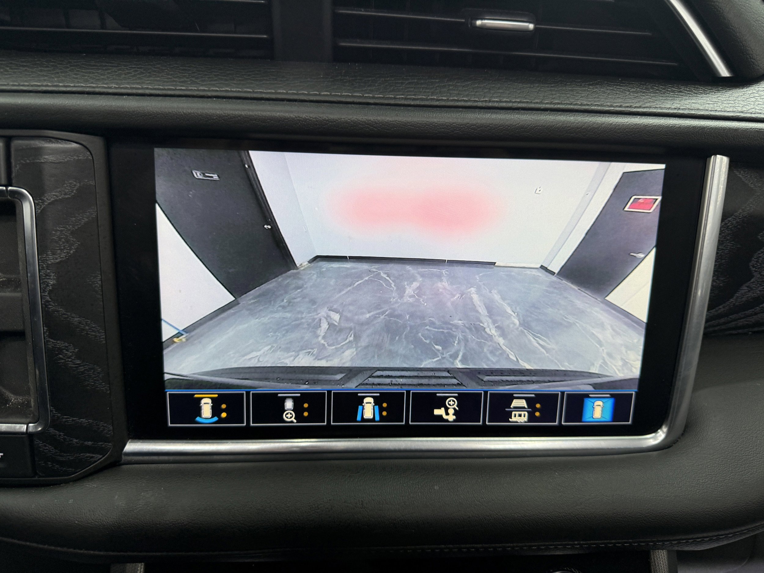 Used 2021 GMC Yukon Denali w/ Denali Premium Package image 21