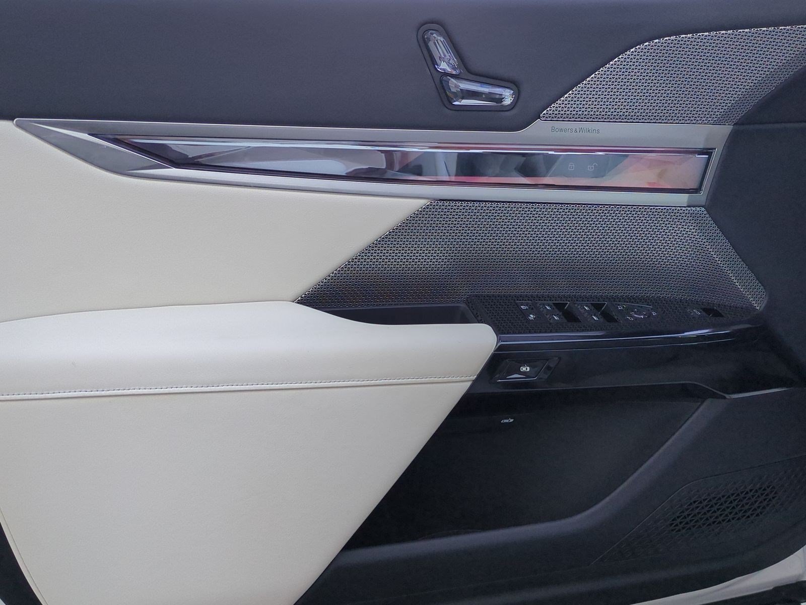 Certified 2024 BMW i7 eDrive50 w/ M Sport Package RWD image 14