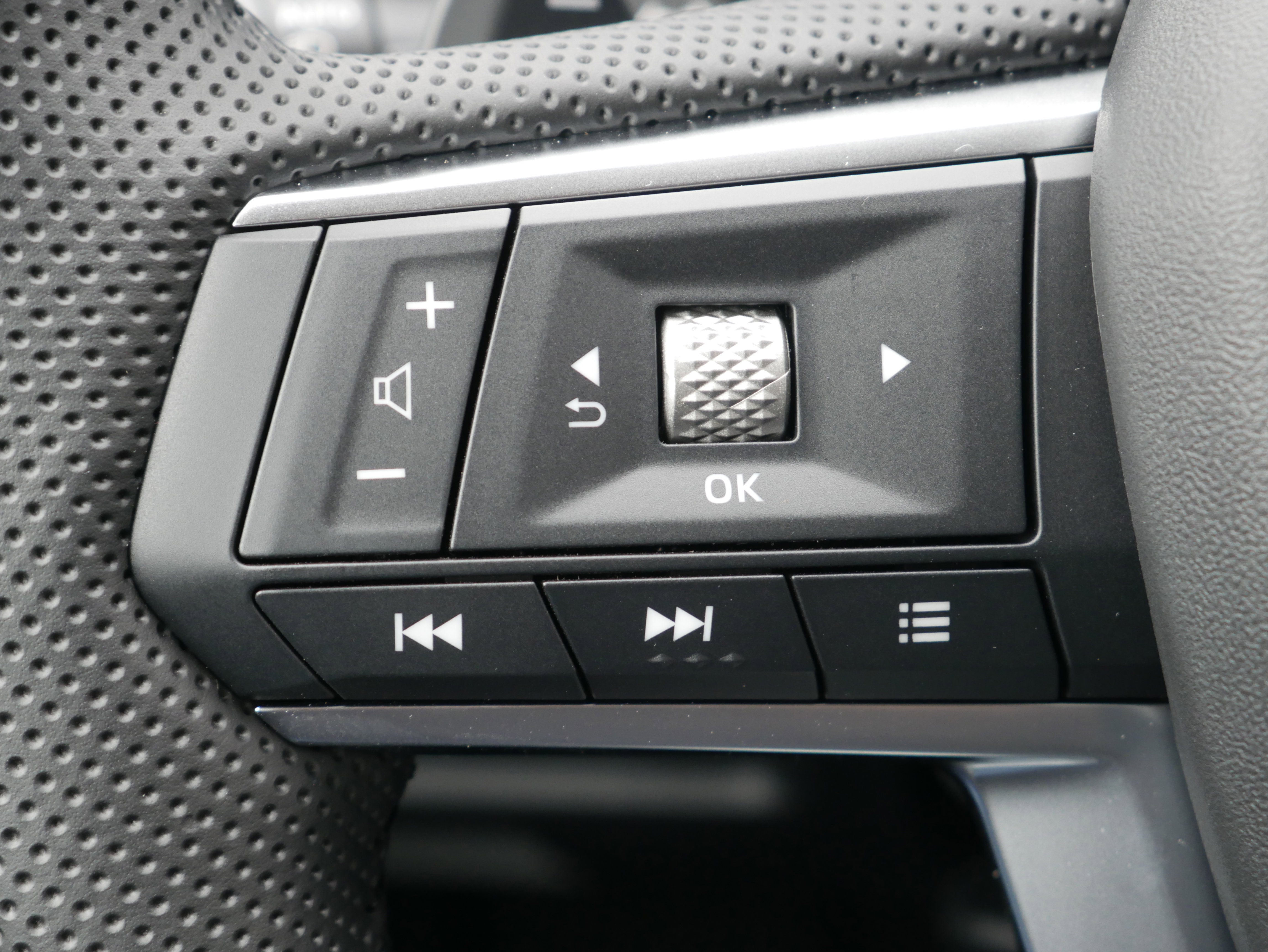 New 2025 Mitsubishi Outlander Trail Edition image 24