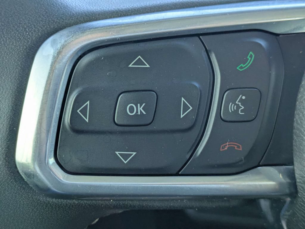 Used 2023 Jeep Wrangler Unlimited Sahara AWD/4WD image 25