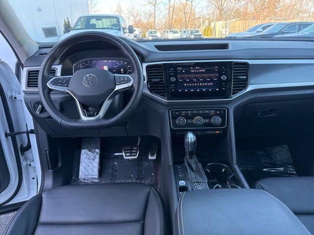 Used 2023 Volkswagen Atlas SEL R-Line image 20