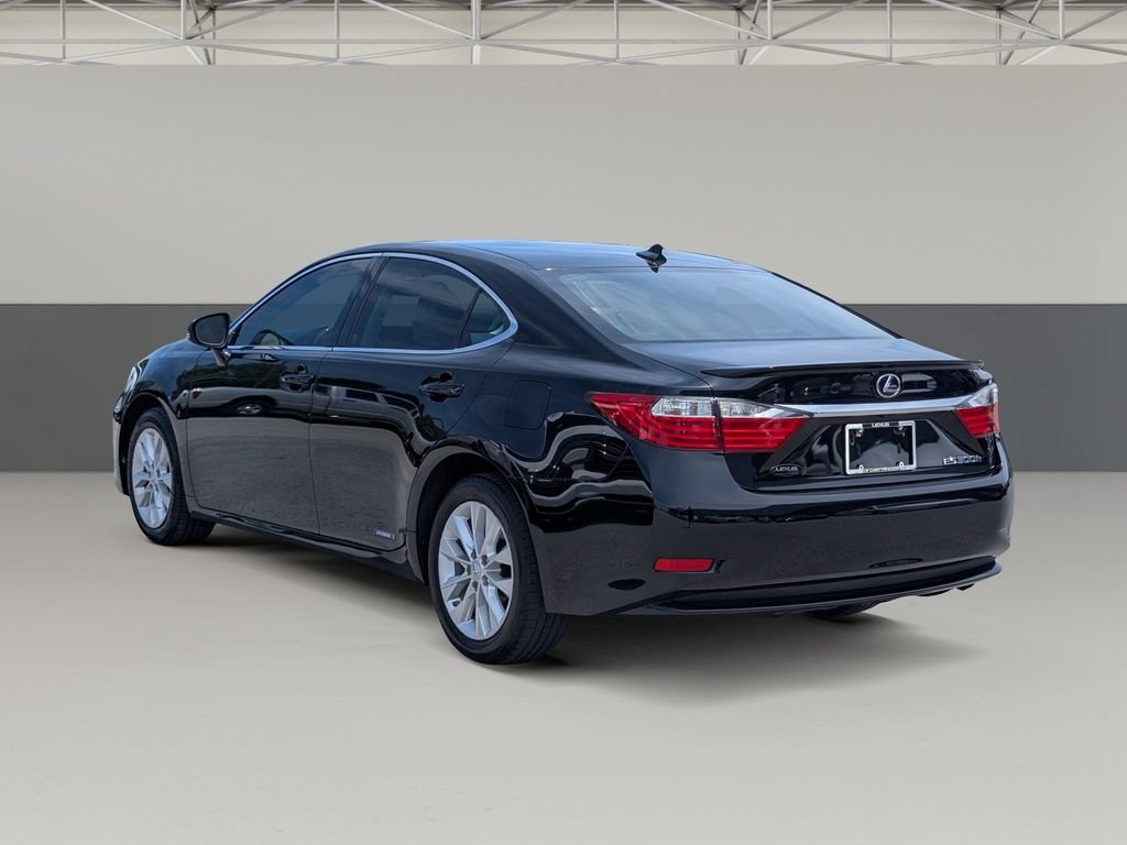 Used 2013 Lexus ES 300h w/ Luxury Pkg FWD image 10
