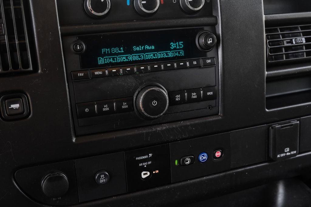 Used 2021 Chevrolet Express 3500 w/ Driver Convenience Package RWD image 20