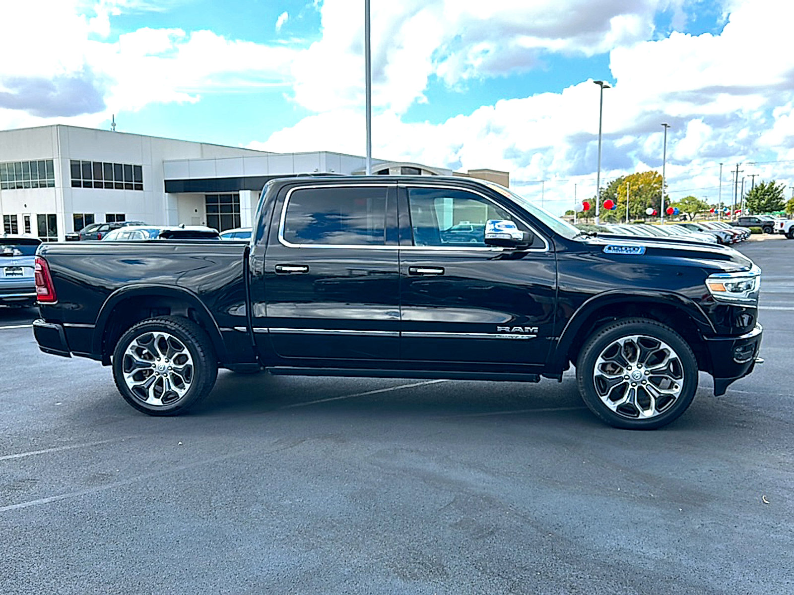 Used 2019 RAM 1500 Limited RWD image 9
