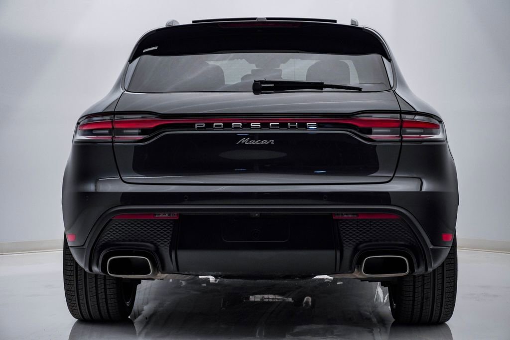 Certified 2025 Porsche Macan image 10