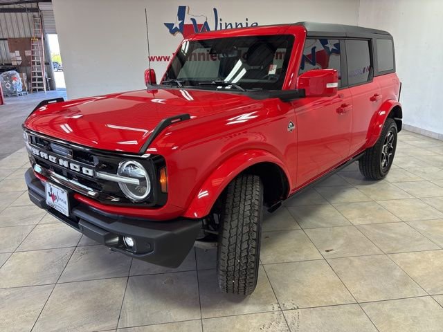 Used 2023 Ford Bronco Outer Banks image 3