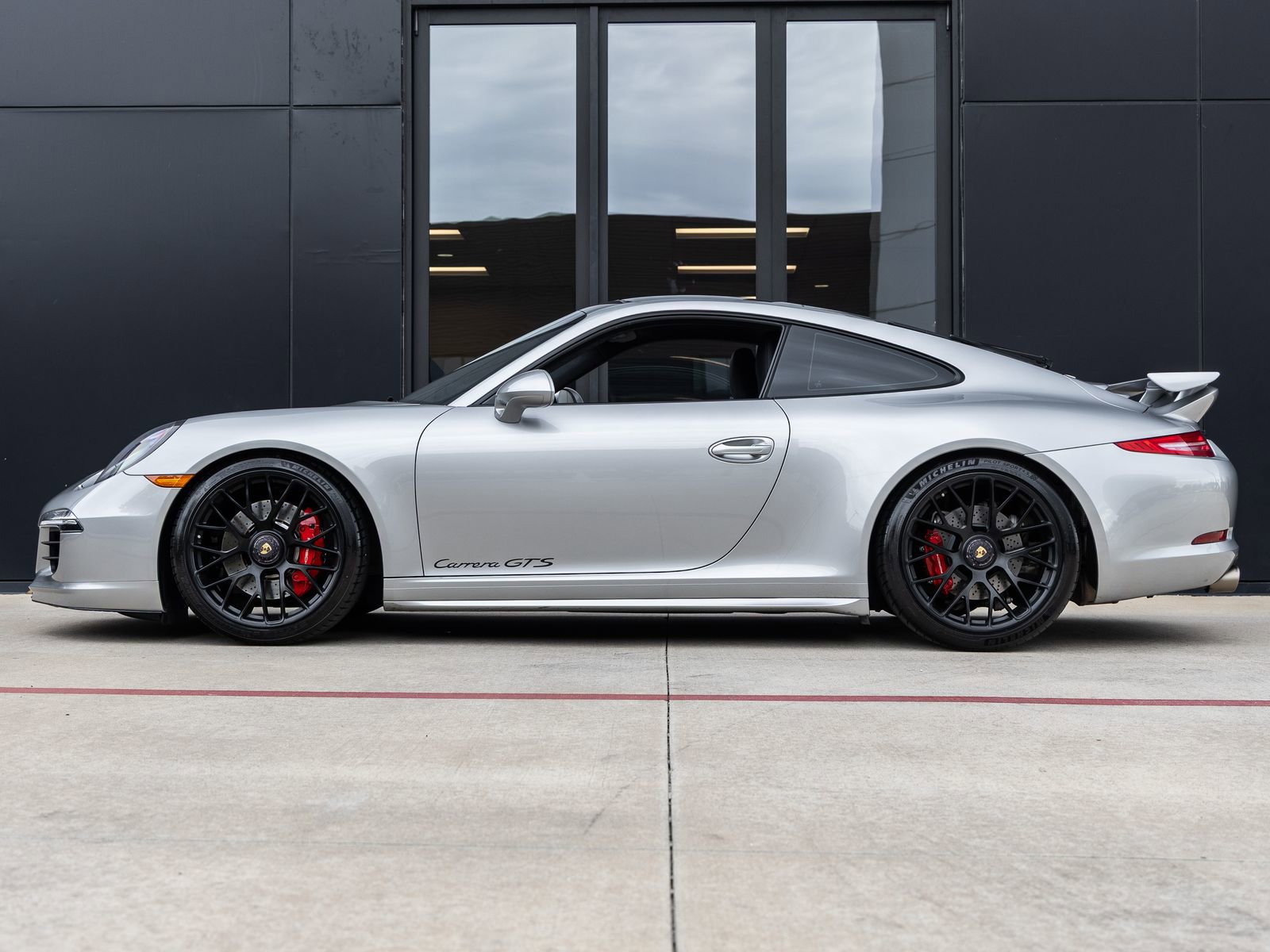 Used 2016 Porsche 911 Carrera GTS RWD image 2