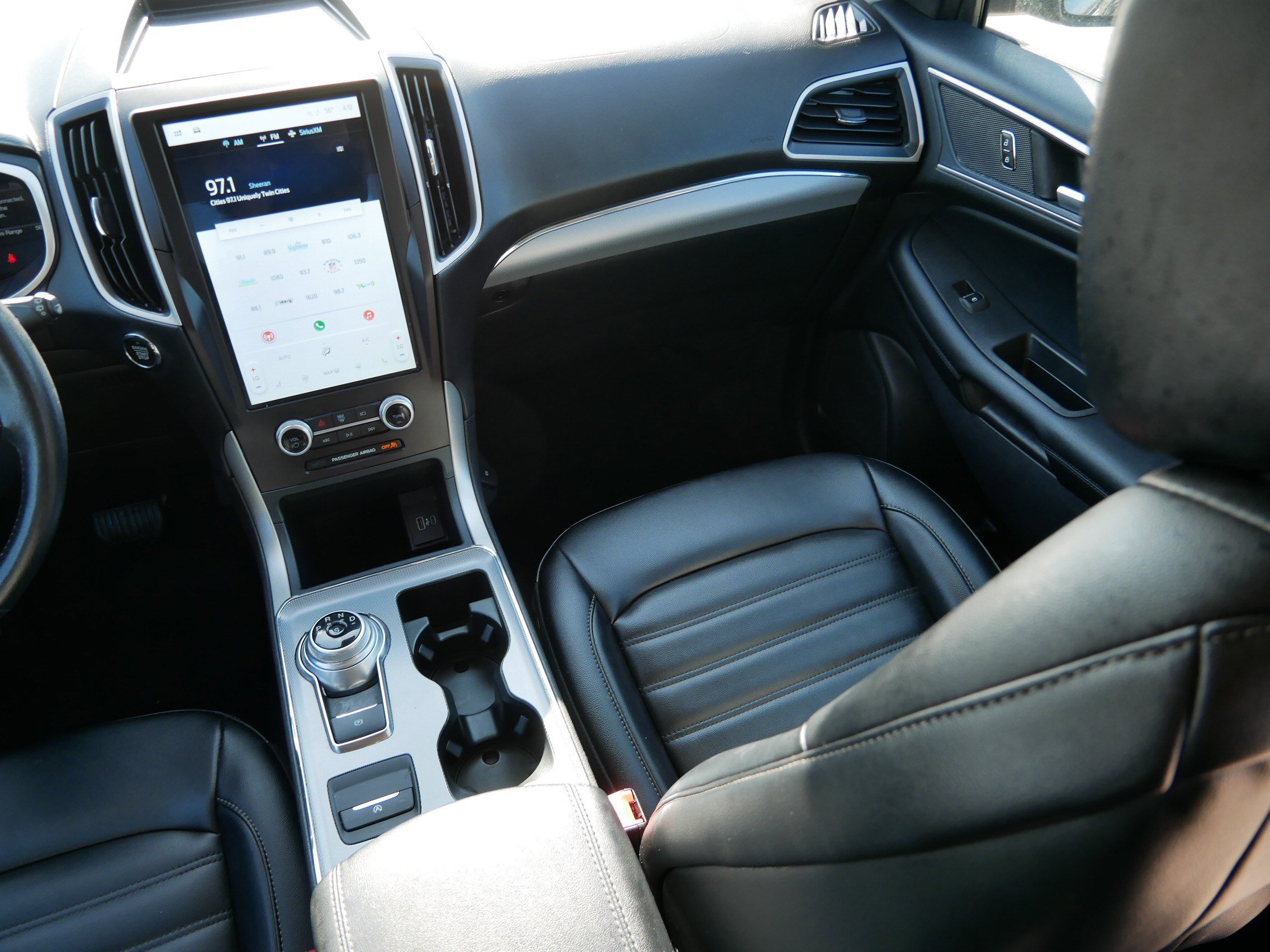 Used 2021 Ford Edge SEL image 12