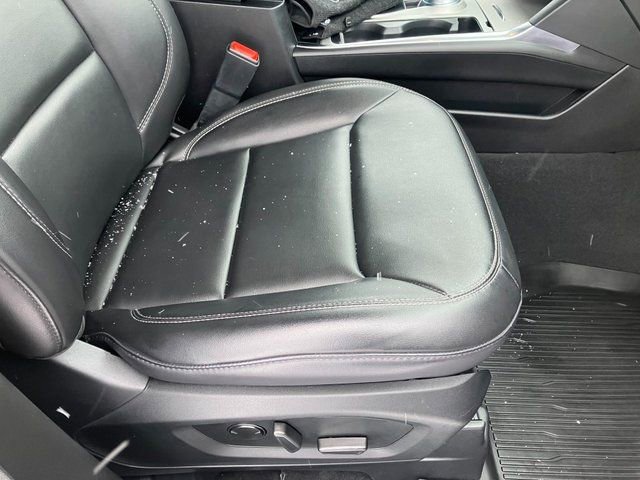 Used 2023 Ford Explorer XLT w/ Equipment Group 202A image 14