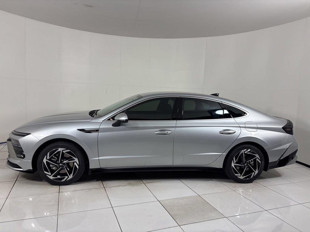 New 2026 Hyundai Sonata SEL FWD image 2
