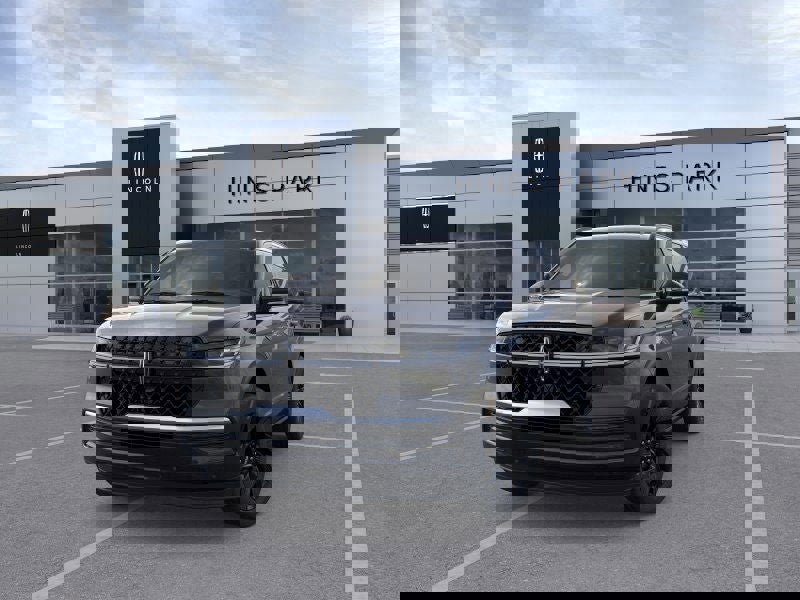 New 2026 Lincoln Navigator Reserve w/ Jet Appearance Package image 2