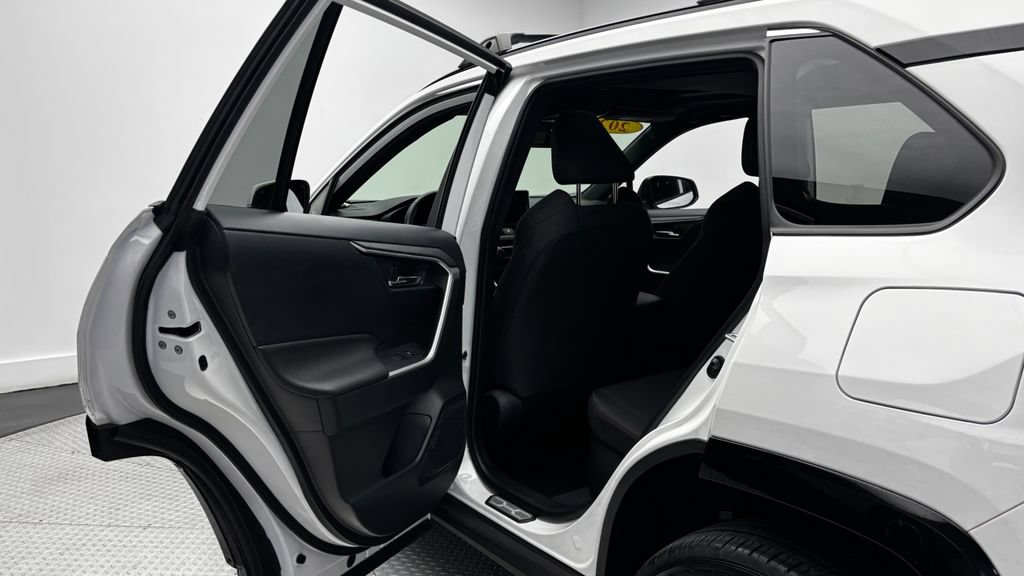 Used 2023 Toyota RAV4 SE w/ Weather & Moonroof Package AWD/4WD image 39
