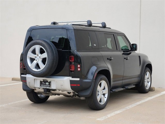New 2024 Land Rover Defender 110 S image 4