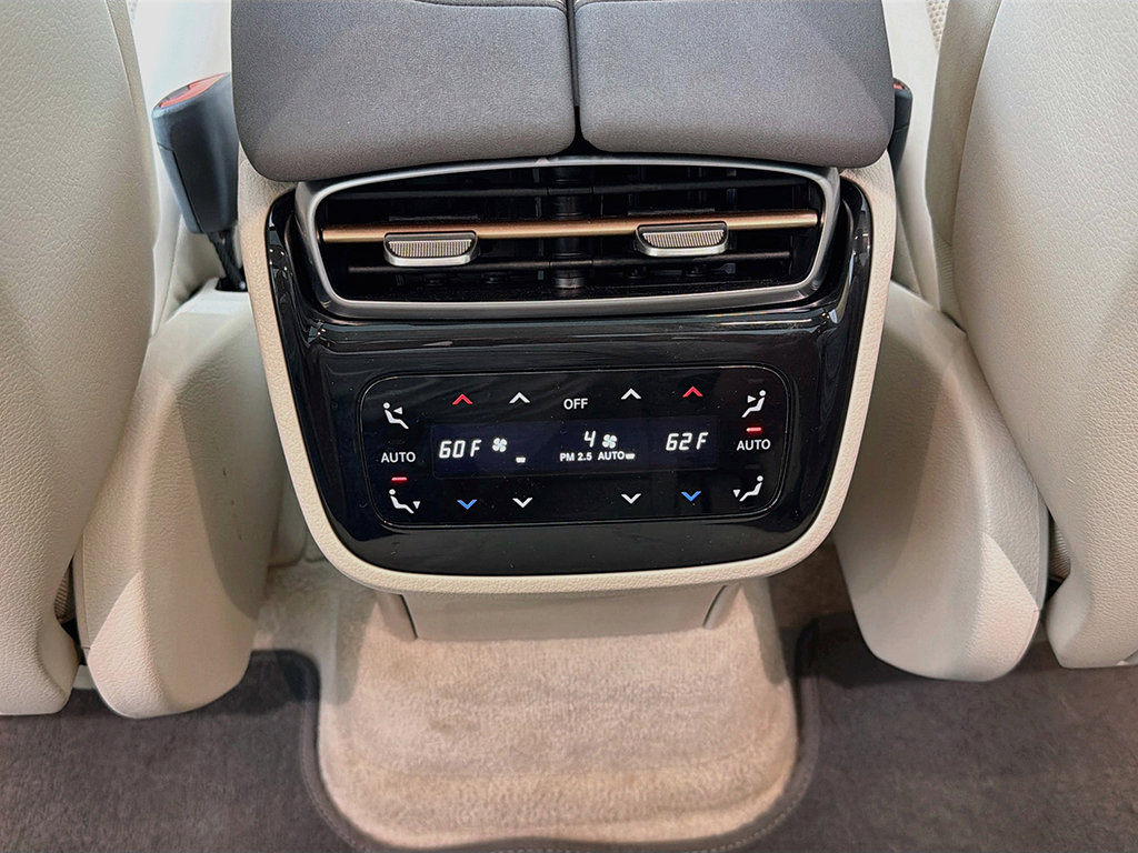 Used 2023 Mercedes-Benz EQS 580 4MATIC SUV image 44