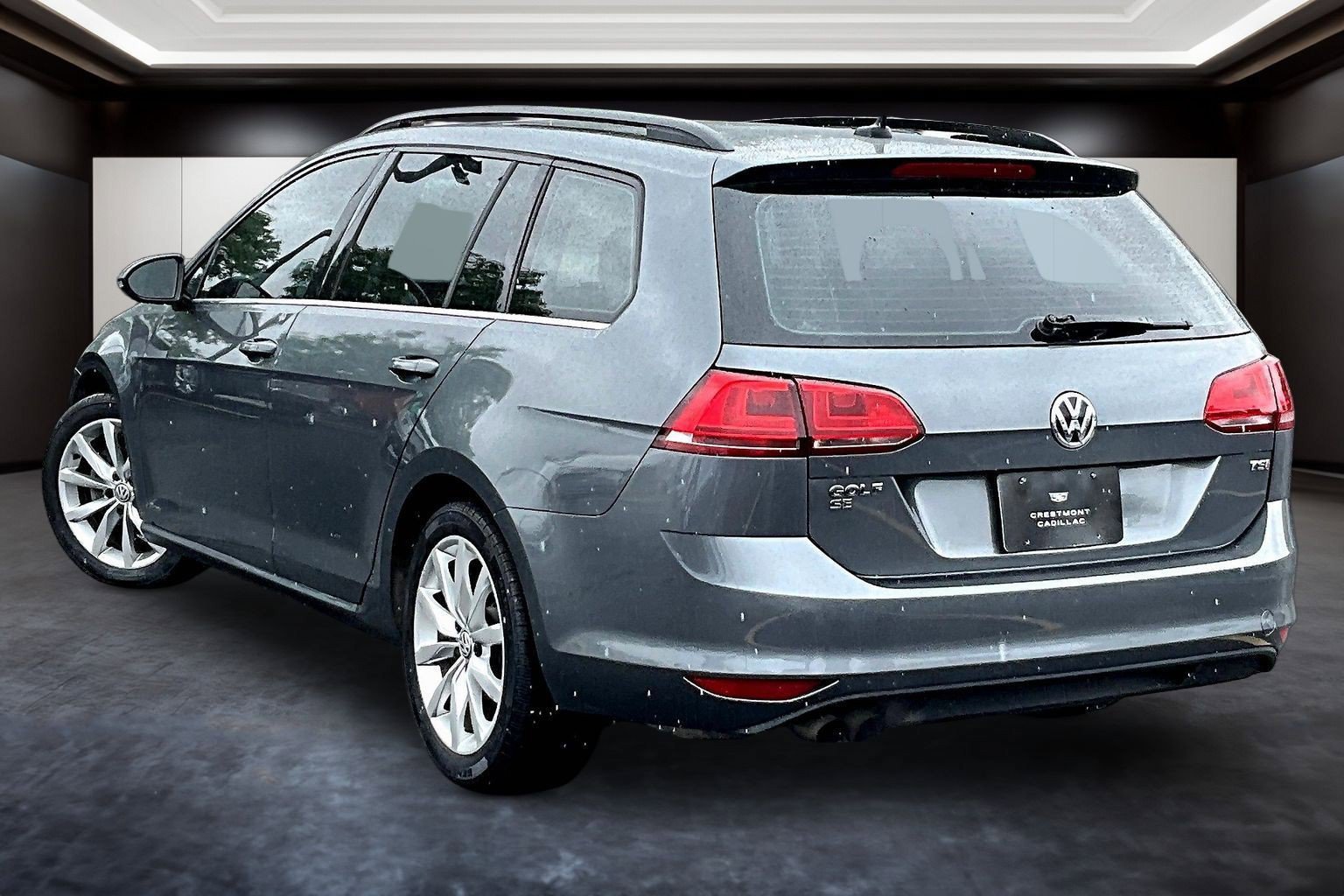 Used 2016 Volkswagen Golf SportWagen FWD image 4