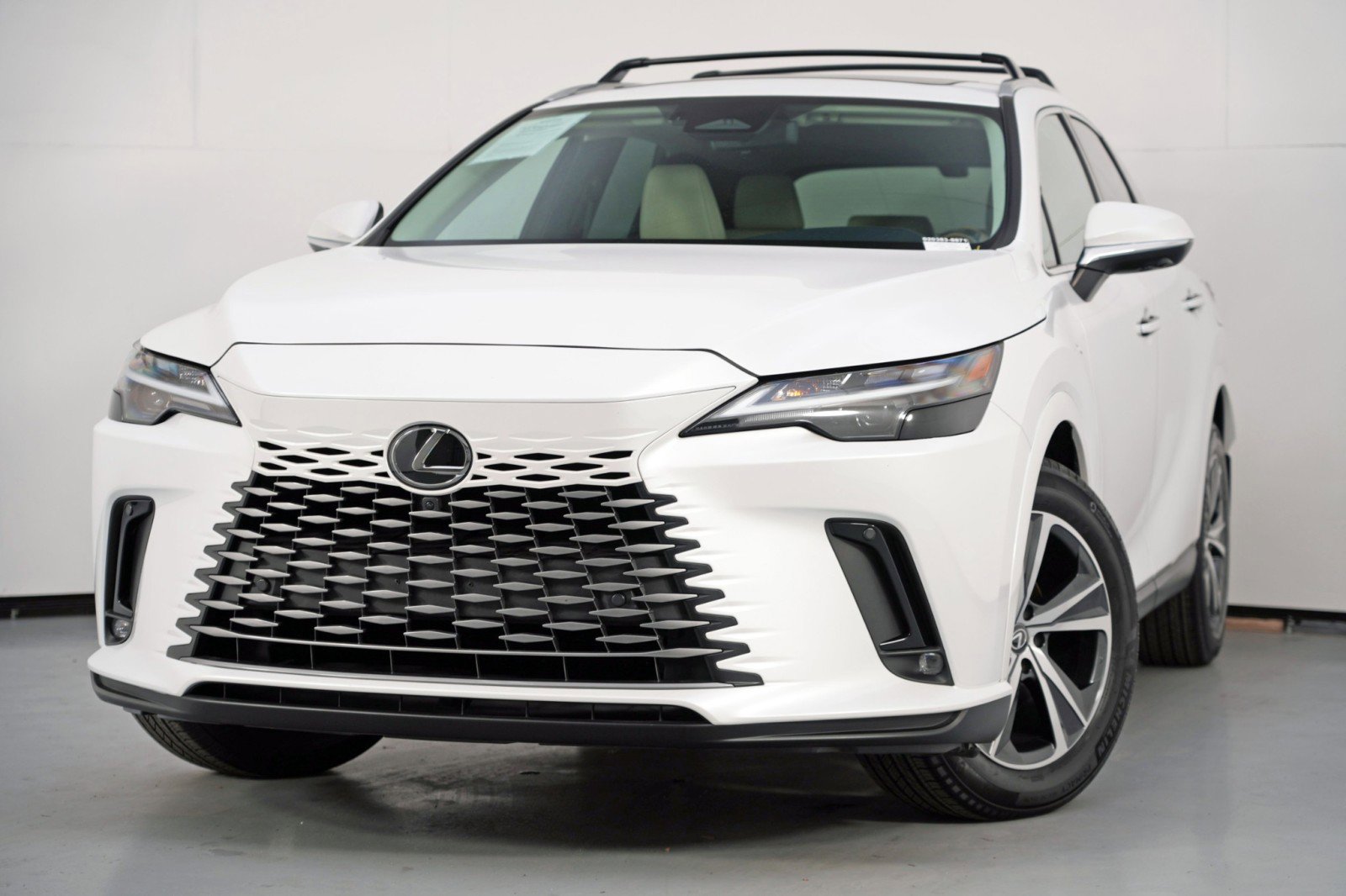 Used 2023 Lexus RX 350 Premium image 3
