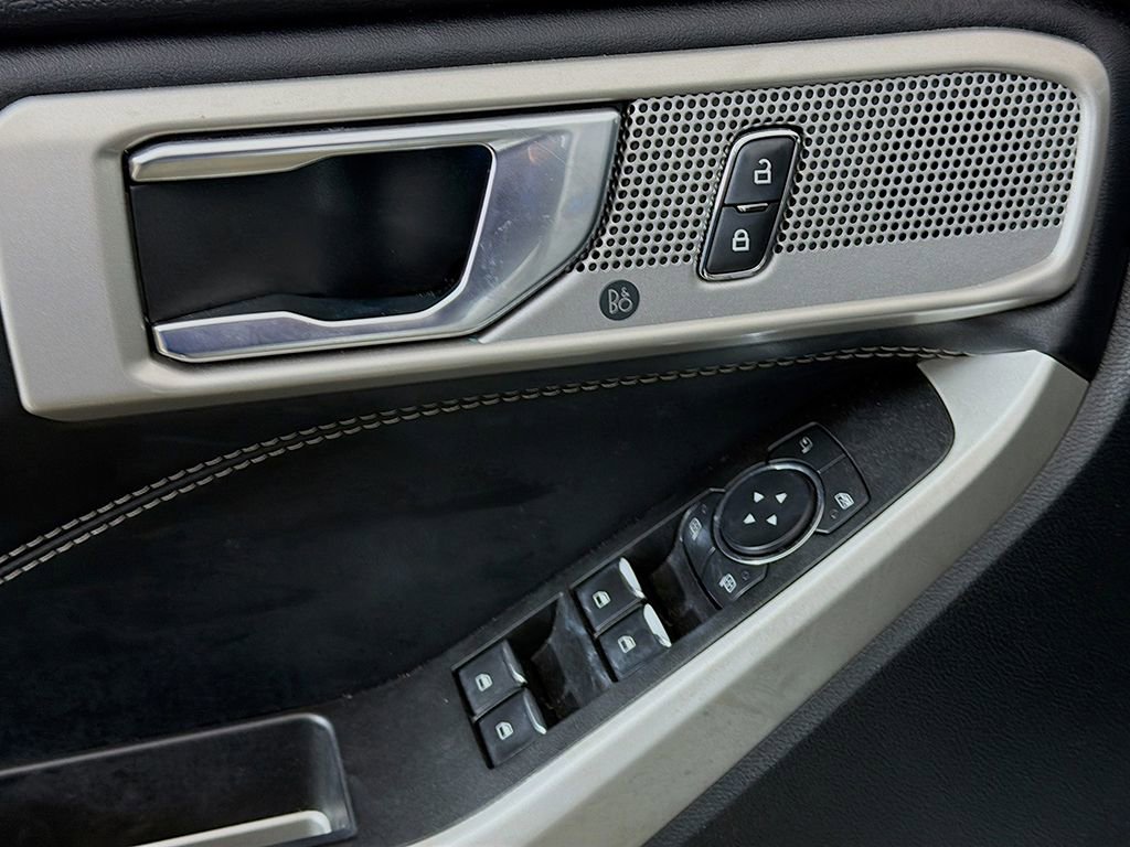 Used 2022 Ford Explorer Limited image 30