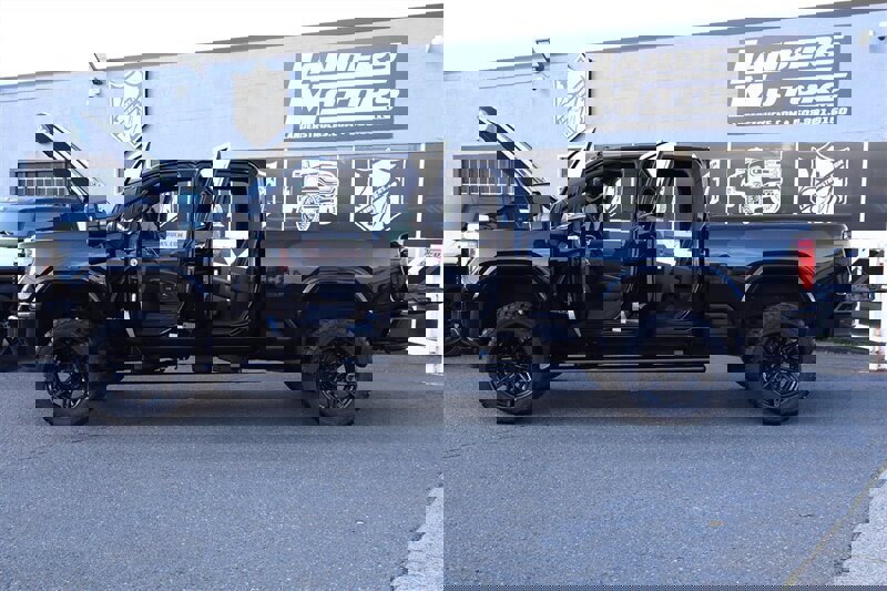 Used 2025 GMC Sierra 3500 Denali Ultimate image 23