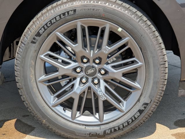 New 2027 Ford Expedition Platinum w/ Stealth Appearance Package AWD/4WD image 7