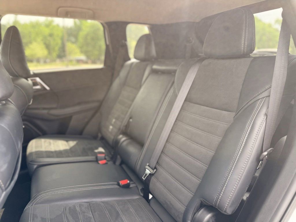 Used 2025 Mitsubishi Outlander SE FWD image 20