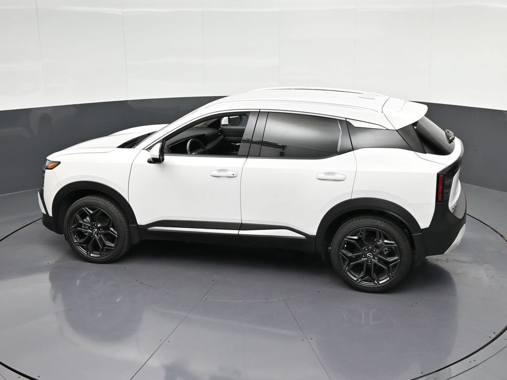 Used 2025 Nissan Kicks SR FWD image 28