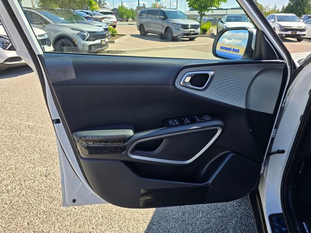 New 2025 Kia Soul LX image 7