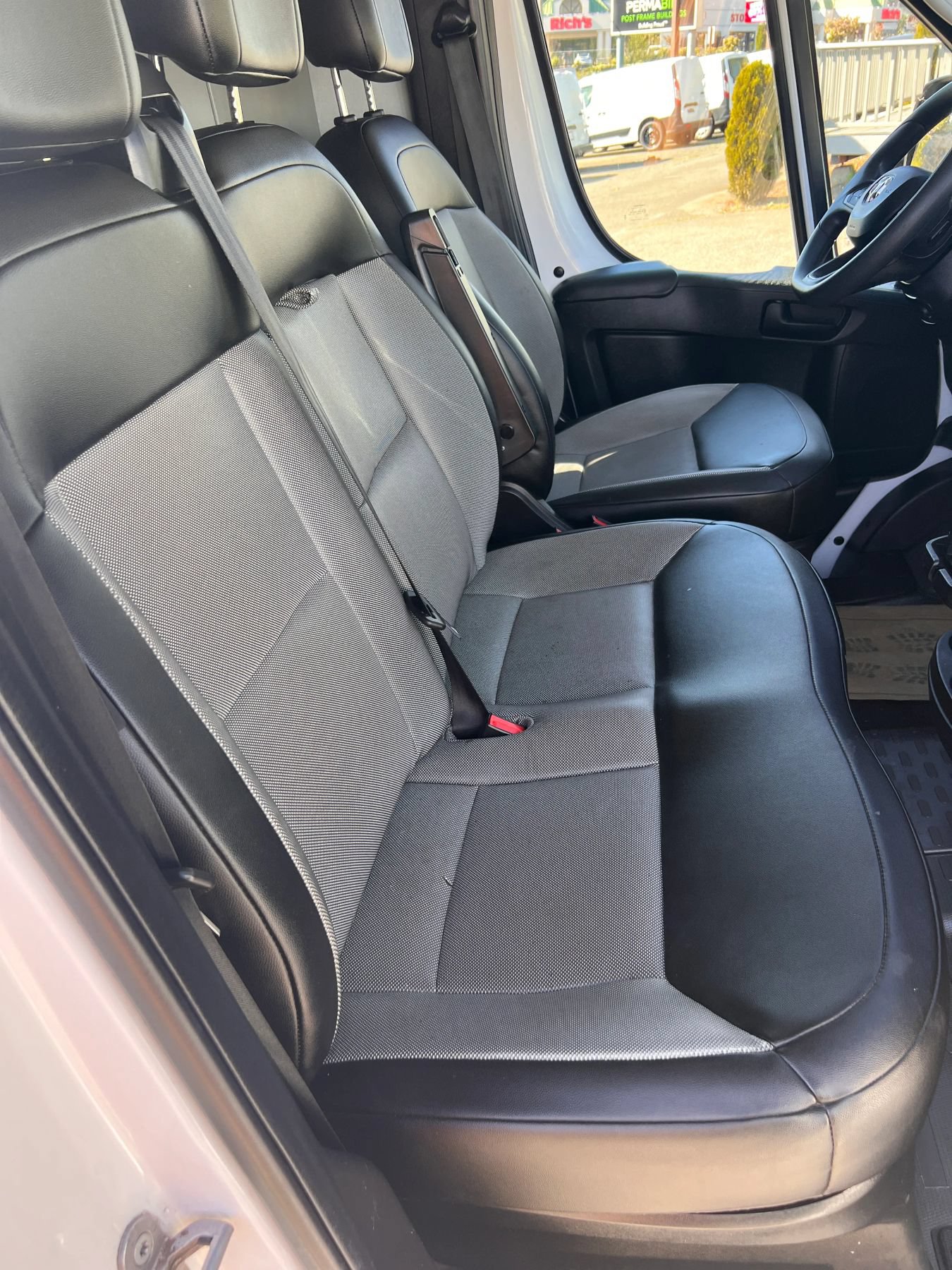 Used 2024 RAM ProMaster 2500 w/ Convenience Group FWD image 16