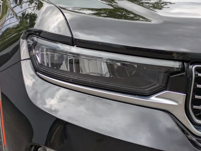 Certified 2023 Jeep Grand Cherokee Summit w/ Luxury Tech Group V AWD/4WD image 8