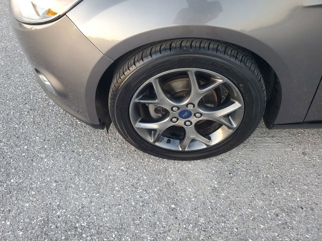 Used 2014 Ford Focus SE w/ Equipment Group 201A image 18