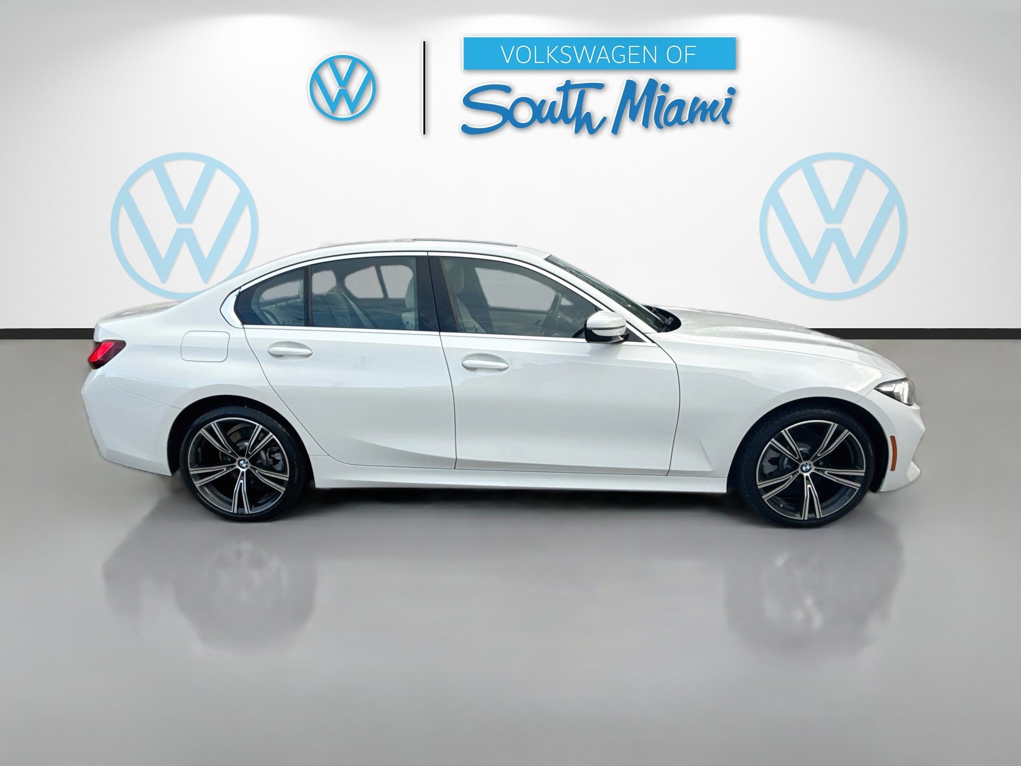 Used 2024 BMW 330i Sedan w/ Convenience Package RWD image 8