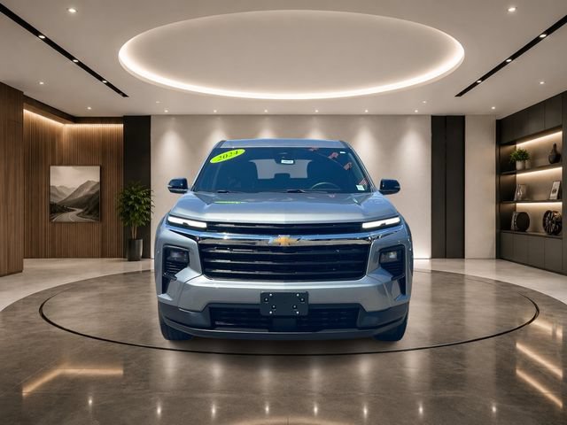 Certified 2024 Chevrolet Traverse LS AWD/4WD image 2