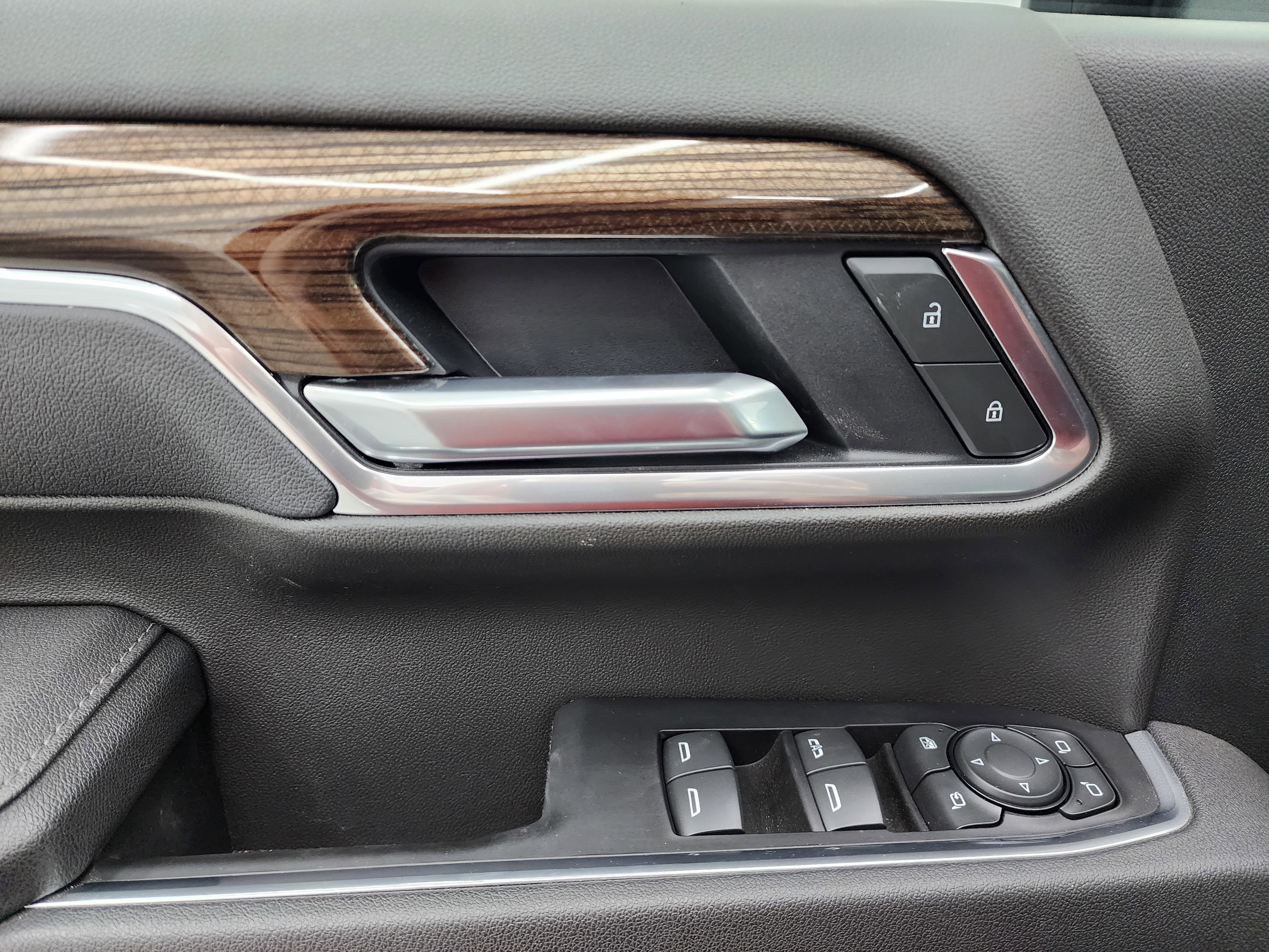 Used 2025 Chevrolet Silverado 2500 LT w/ All Star Edition image 46