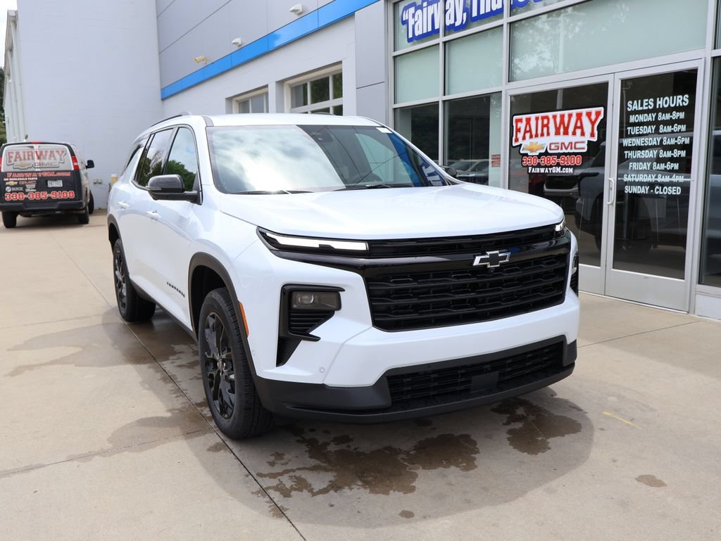 New 2026 Chevrolet Traverse LT w/ Enhanced Driving Package FWD image 2