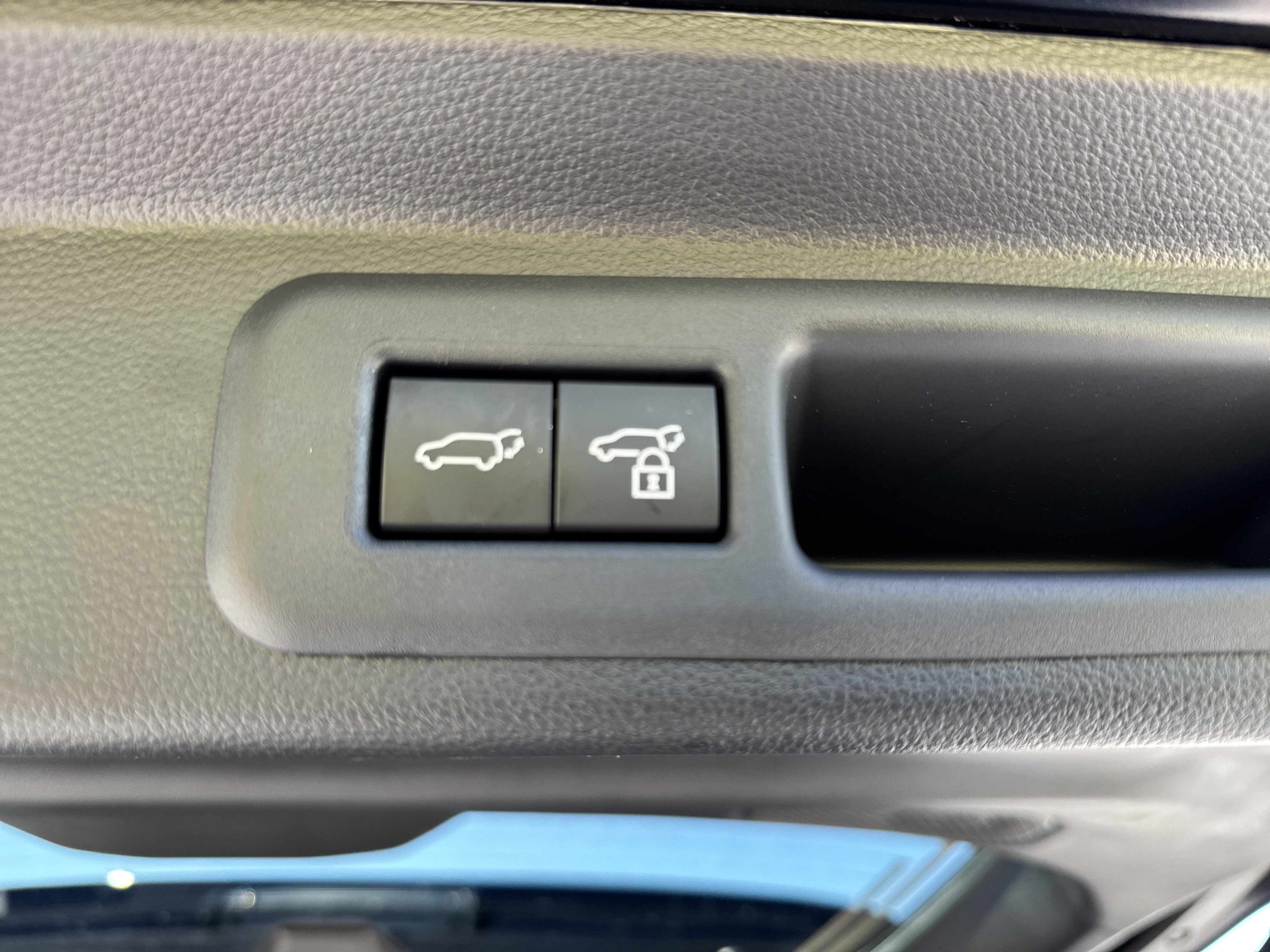Used 2026 Toyota Sequoia Platinum AWD/4WD image 38
