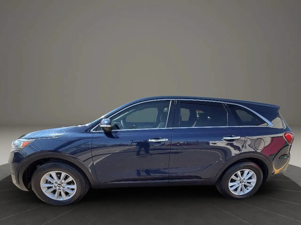 Used 2019 Kia Sorento FWD image 8