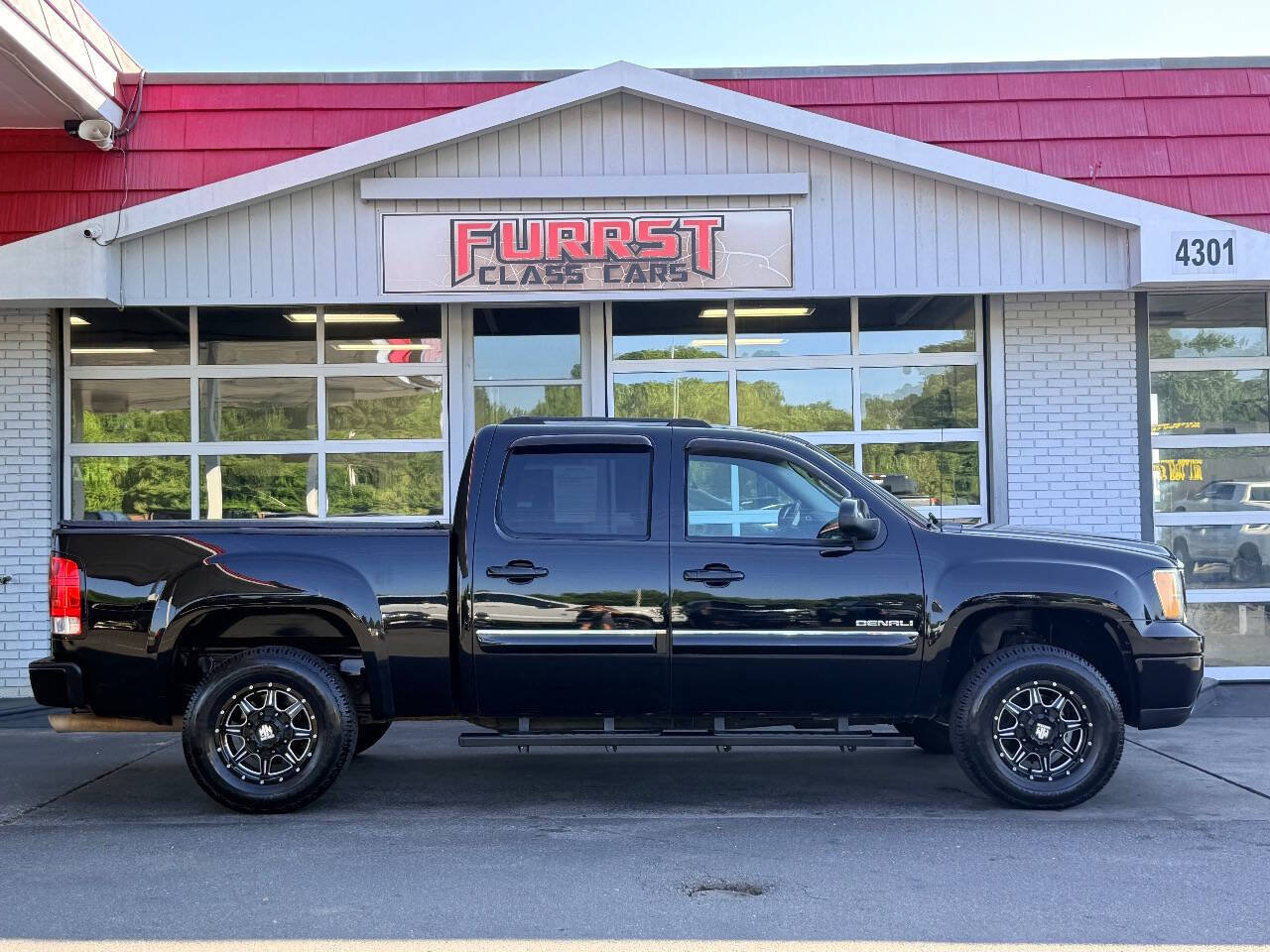 Used 2013 GMC Sierra 1500 Denali AWD/4WD image 2