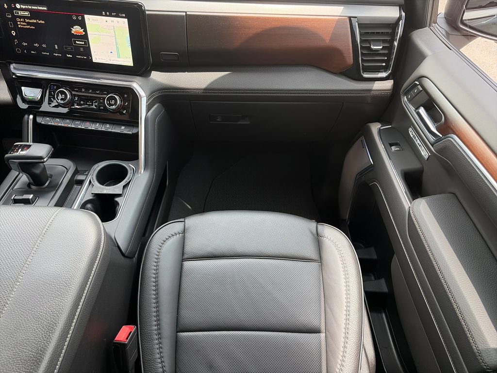 Used 2024 GMC Sierra 1500 Denali w/ Technology Package AWD/4WD image 16