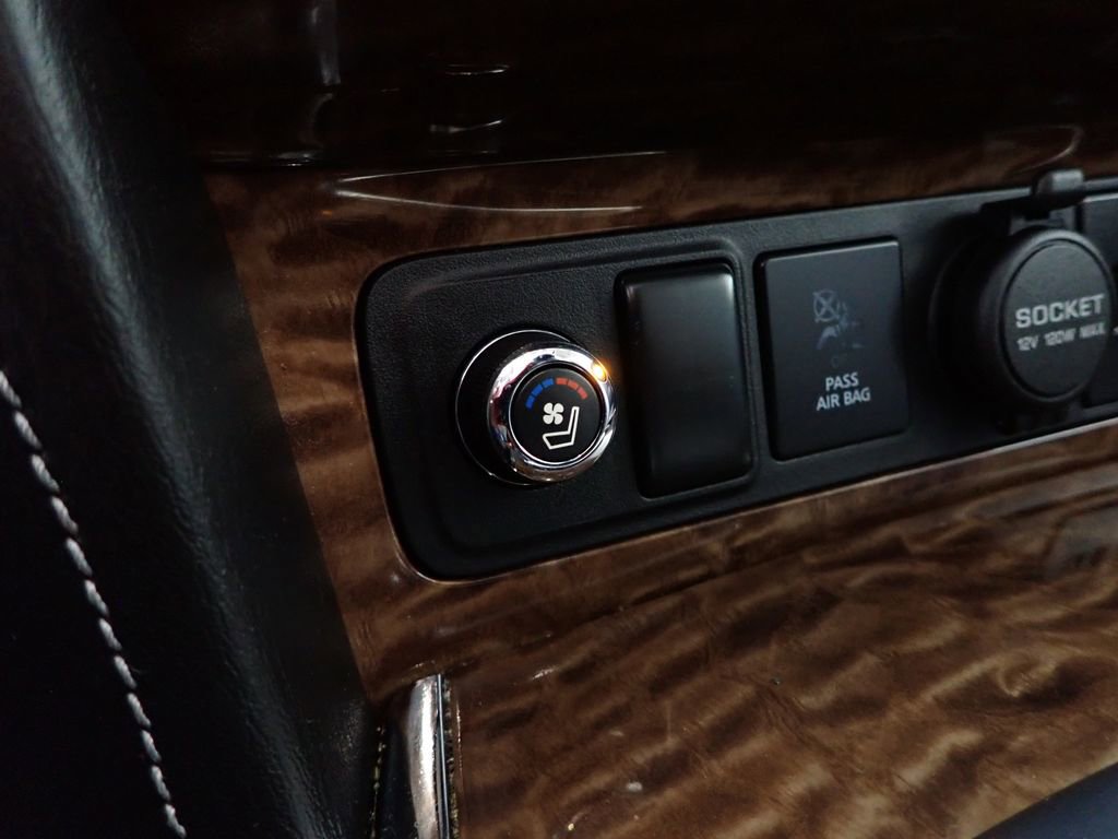 Used 2019 Nissan Armada Platinum w/ Captain's Chairs Package image 9