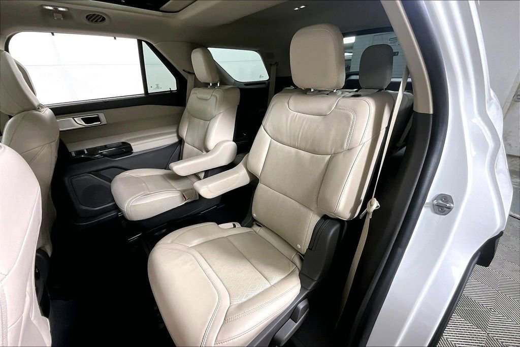 Used 2021 Ford Explorer Platinum w/ Equipment Group 601A image 26
